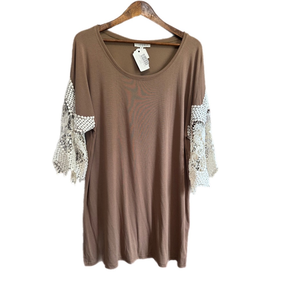 Umgee Brown Short Sleeve Tee with Cream Crochet Sleeves